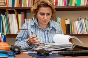 Księgi rachunkowe – kto musi je prowadzić i jakie są zasady