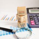 Zakupy online Pudełko koszyka na wykresie biznesowym import eksport finansowanie handel