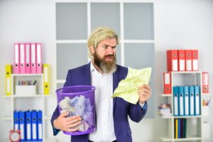 Dekretacja – co to jest i jak przebiega w rachunkowości