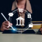 Przedsiębiorca pokazujący ikony bankowości internetowej i połączenia sieciowego Zakupy płatności online Technologia biznesowa i koncepcja finansowa