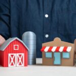 Man creates collaboration between farm and store Direct deliveries of food