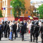KIEW UKRAINA 18 czerwca 2017 Uczestnicy i widzowie gay pride na świeżym powietrzu