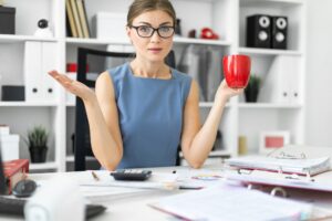 Wady i zalety jednoosobowej działalności gospodarczej – czy to dobra forma?