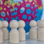 Globalne niebezpieczeństwo epidemii świat musi chronić glob z pomocą nowych wirusów atakujących planetę